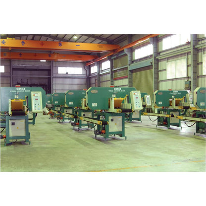 Grizzly G0504 - 16" 30 HP 3-Phase Dual Conveyor Horizontal Resaw Bandsaw